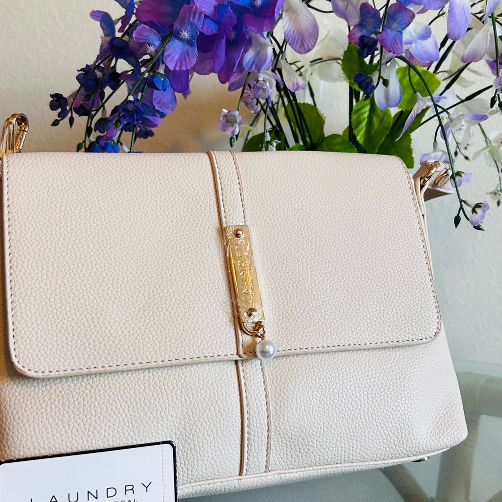 Laundry By Shelli Segal Cream Shoulder Bag